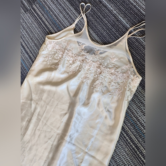Vintage Dentelle Long Off White Embroidered Floral Slip Nightgown - Picture 2 of 13